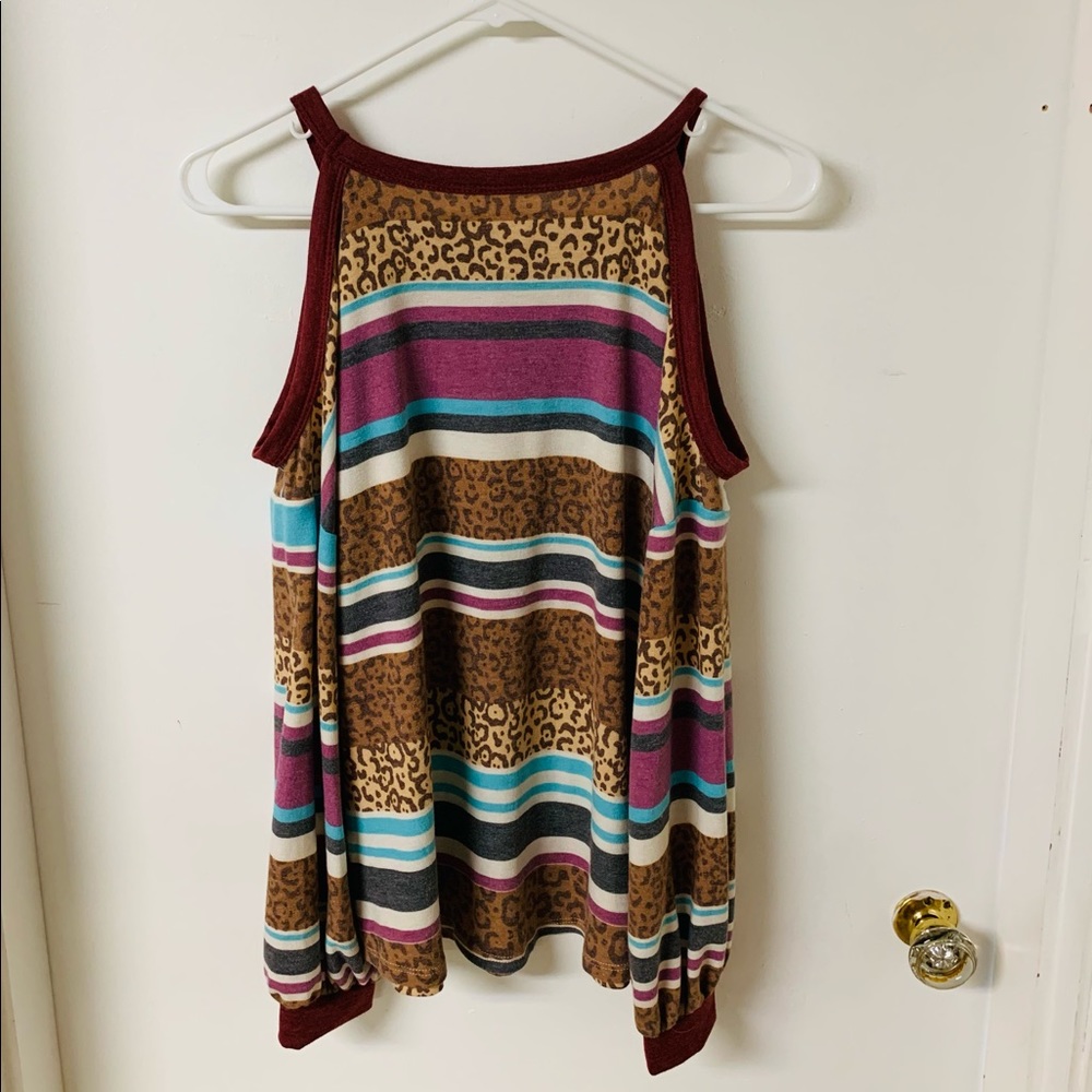 ⭐️ Colorful Cold-Shoulder Top - Picture 3 of 5